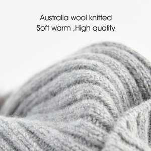 Bonnets personnalisés pour femmes avec <span class=keywords><strong>pompon</strong></span> en <span class=keywords><strong>fourrure</strong></span> véritable Chapeaux d'hiver tricotés en laine pour femmes <span class=keywords><strong>Bonnet</strong></span> de <span class=keywords><strong>ski</strong></span> à tête de mort avec logo personnalisé - Product Image 3