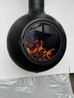 Cheminée suspendue en acier au carbone de haute qualité, fabriquée sur mesure, à bois, avec porte en verre