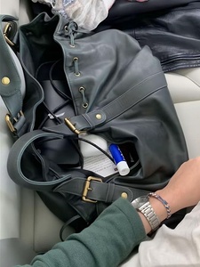Nouveau modèle 2026 – <span class=keywords><strong>Sac</strong></span> fourre-tout portable pour <span class=keywords><strong>femme</strong></span> en <span class=keywords><strong>cuir</strong></span> PU souple, <span class=keywords><strong>grand</strong></span> format, style vintage, avec cordon de serrage plissé - Product Image 3