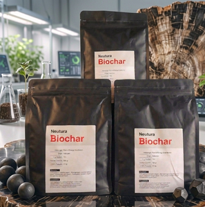 La biochar orgánica mejora la fertilidad del suelo, aumenta la retención de agua y favorece un mejor crecimiento de las plantas de forma natural. - Product Image 1