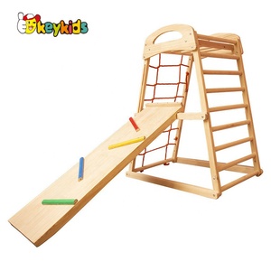 Pyramide d'escalade en bois pour <span class=keywords><strong>aire</strong></span> <span class=keywords><strong>de</strong></span> <span class=keywords><strong>jeux</strong></span> intérieure <span class=keywords><strong>Montessori</strong></span> avec toboggan et balançoires W01F012 - Product Image 4