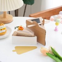 Boîte à gâteau triangulaire modèle D042 avec accessoires cuillère/fourchette, style simple, design à coins coupés pour vente à emporter, emballage en carton blanc