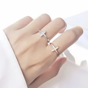 Funky Nhẫn đơn giản bán buôn Rhodium mạ 925 sterling Silver Pave Cubic Zirconia chéo nhẫn đồ trang sức