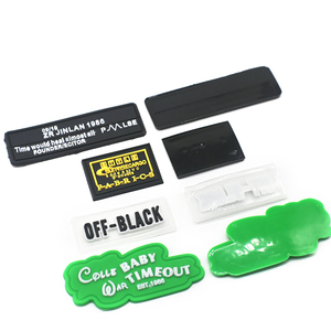 Parche con logotipo de goma en forma de corazón personalizado, etiquetas de goma para ropa, parches para ropa, goma de silicona - Product Image 5