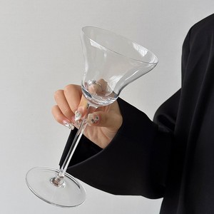 Verre à pied en cristal Margaret, forme unique et élégante, pour whisky, martini, vin, desserts, idéal pour mariages et réceptions - Product Image 6