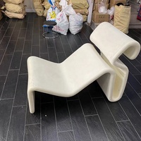 Mobilier de maison design moderne chaises de loisirs en fibre de verre avec pouf nordique luxe chaise longue pour salon chambre chaise