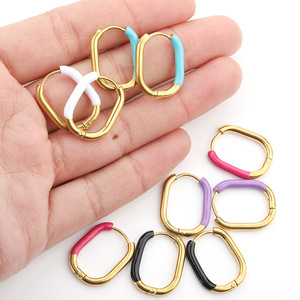 Pendientes Huggie de Aleación de Zinc Geométricos Chapados en Oro de 18k Cinco Colores Joyería de Moda Unisex - Product Image 2