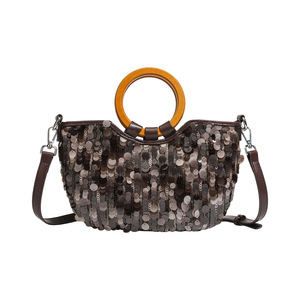 Sac à main en coquillage naturel <span class=keywords><strong>de</strong></span> style français, pochette <span class=keywords><strong>de</strong></span> <span class=keywords><strong>soirée</strong></span> demi-lune à anneau rond style bois, pour vacances en bord <span class=keywords><strong>de</strong></span> mer, en polyester avec perles et écailles - Product Image 5