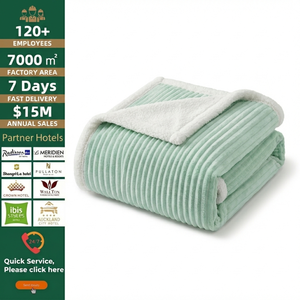 Manta de Lujo para Glamping en Hoteles al Aire Libre |   Manta de Franela Acanalada con Forro de Terciopelo Sintético Cálido para Acampar |   Proveedor Mayorista de Productos Personalizados al por Mayor - Product Image 2