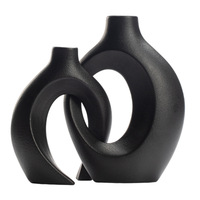 Dropshipping Shopify Electroplate Vase en céramique dorée Lot de 2 Vases d'entrée éclectiques modernes à fleurs creuses Boho Décoration intérieure