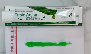 Vente en gros Nouveauté 2025 <span class=keywords><strong>Dentifrice</strong></span> blanchissant <span class=keywords><strong>triple</strong></span> <span class=keywords><strong>action</strong></span> 100g Mousse riche Aloe Vera Goût menthe fraîche Menthe fraîcheur maison - Product Image 2