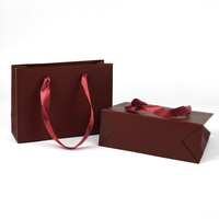 Sac shopping en papier avec logo personnalisé et poignée en ruban, sac cadeau en papier rouge vin de luxe pour vêtements, bijoux, emballage cosmétique