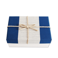 Boîte cadeau artisanale en céramique bleue et blanche chinoise avec logo personnalisé imprimé, boîte à rabat magnétique avec insert en mousse EVA