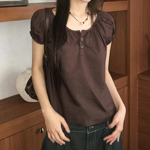 T-shirt d'été pour femmes Y2K, couleur unie, froncé, coupe ajustée, trois boutons, manches bouffantes, col rond, vente en gros - Product Image 3