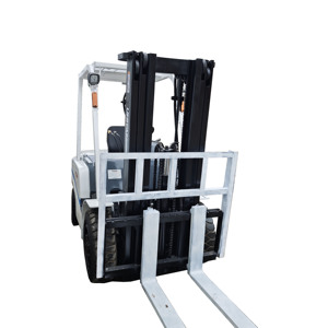 รถยกดีเซลมือสอง TCM FD30 3 ตัน พร้อมไฮดรอลิกไซด์ชิฟเตอร์ ยางตัน เสากระโดงสองตอน มีสินค้าในสต็อก ชั่วโมงการทำงานต่ำ - Product Image 1