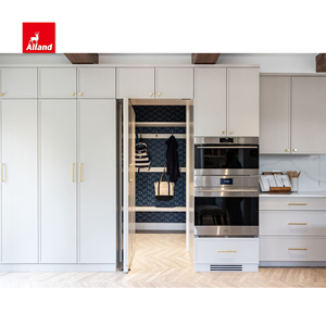 Mobile da <span class=keywords><strong>Cucina</strong></span> Estetico e Raffinato in Noce Scanalato con Vernice Sherwin-Williams Slim Shaker e Isola Rotonda per Casa di Lusso - Product Image 4