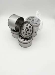 מאפרה ממתכת עגולה עם חורים, מיכל סיגריות ממתכת לחדר עישון, לרכב או לשימוש חיצוני - Product Image 6