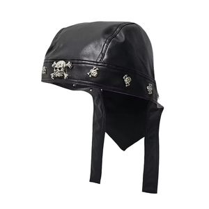 Cappello con Cappuccio Nero Stile Punk Pirata per Feste, Bar, Festival Musicali, Biker, Copricapo, Berretto da Ciclismo - Unisex Quattro Stagioni - Product Image 4