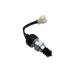 Interruptor de Seguridad 5T057-42230 para Tractor B2301 B26 B2601 B2650 B3350 - Product Image 2
