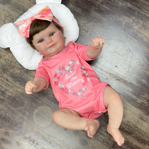 Poupée reborn réaliste et dodue, poupée bébé en vinyle souple, idéale comme jouet d'accompagnement pour les enfants - Product Image 6