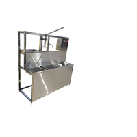 Machine de remplissage semi-automatique trois en un pour grandes bouteilles d'eau Barils en plastique jetables Rincer électriquement le capsulage de remplissage