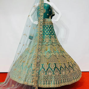 Timeless Bridal Elegance 3 Flair Latkan Full Heavy Velvet Lehenga Jarkan Acentos Blusa larga Adornada Dupatta para adultos - Product Image 1