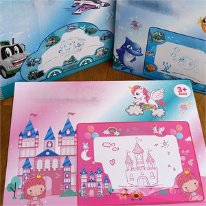 Tappetino Magico Riutilizzabile per Dipingere con Acqua, Adatto ai Bambini, con Timbri di Animali e Adesivi per Migliorare la Motricità Fine dei Bambini - Product Image 1