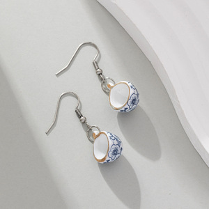 SC Jewelry Vintage Creative Céramique Crochets D'<span class=keywords><strong>oreille</strong></span> Déclaration Conception Peint À La Main Céladon Porcelaine Tasses À Thé Boucles D'oreilles Cadeaux pour Femmes - Product Image 3