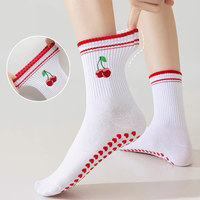 Chaussettes douces à volants pour femmes avec broderie nœud cerise antidérapantes pour le yoga et le Pilates