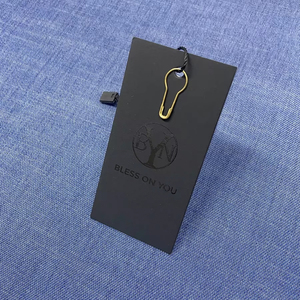 Sang Trọng Tùy Chỉnh Quần Áo Treo Thẻ Giấy Thời Trang Túi Màu Đen Và Trắng In Ấn Giấy Treo Nhãn - Product Image 1
