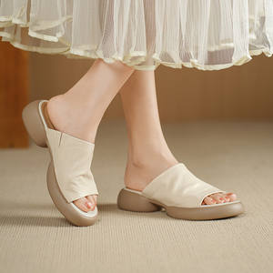 Sandalias sencillas de cuero para mujer, sin cordones, modernas, suaves, cómodas, con suela gruesa, punta abierta, tacón bajo, sandalias de verano - Product Image 3