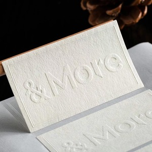 Tùy Chỉnh Kết Cấu Giấy Logo In Ấn Matte Sticker Đặc Biệt Dính Logo Thương Hiệu Cho Nến Và Thủ Công Sử Dụng Với Hiệu ứng Dập Nổi - Product Image 2