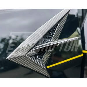 Embellecedores de guardabarros de fibra de carbono seco estilo MSY para Lamborghini URUS 2018-2022 - Product Image 2