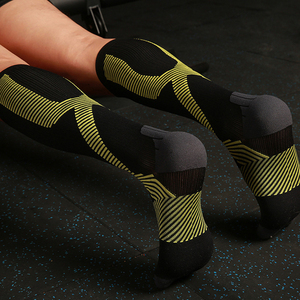 Thiết Kế Thời Trang 4 Màu Sắc Người Đàn Ông Phụ Nữ Chạy Ngoài Trời Đệm Marathon Chạy Cưỡi Vớ Nén Vớ - Product Image 2