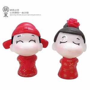 รูปปั้นเรซิ่นคู่แต่งงานแบบจีนโบราณ สีแดง ขนาดเล็ก สำหรับตกแต่งฉาก DIY - Product Image 5