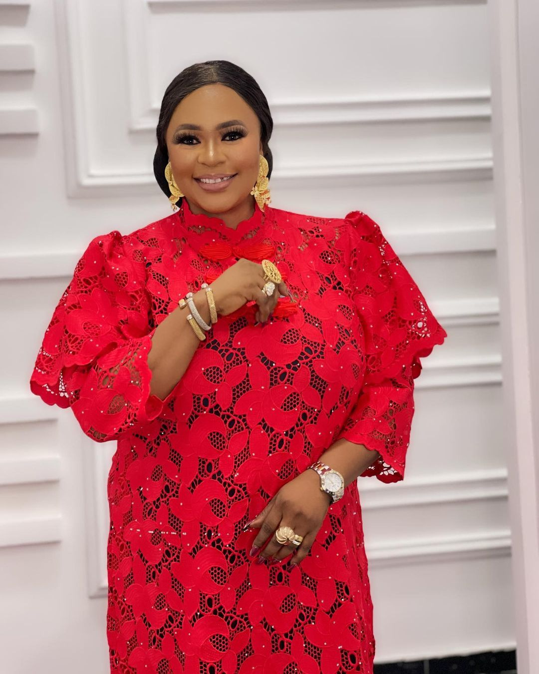 Shop Our 2021 African Style Lace Fabrics for Elegant Abaya Dresses Shop Our 2021 African Style Lace Fabrics for Elegant Abaya Dresses