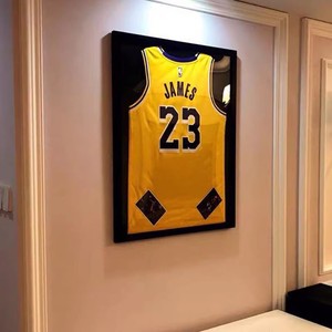 Cadre photo en verre encadré mural <span class=keywords><strong>NBA</strong></span> Football Basketball CBA Jersey Collection Affichage Bois massif UV Imprimé Écologique - Product Image 3