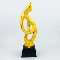 Offre Spéciale pratique Logo personnalisé champion de la compétition de chant trophée de résine de cristal doré pour souvenir