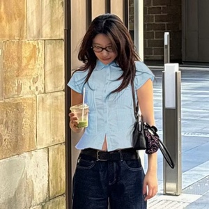 เสื้อเชิ้ตเอวจีบสไตล์สาวหวานอเมริกันอินเทรนด์แฟชั่น เสื้อแขนสั้นสีพื้นสดใสสำหรับผู้หญิง - Product Image 6