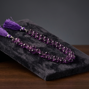 Collier de prière religieux fait main en perles ovales facettées de quartz améthyste avec pompon violet, provenant du Gujarat - Rozrincrystals.com - Product Image 5