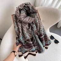 Écharpe chaîne haut de gamme européenne et américaine pour femme – Polyvalente, chaude, légère, durable, motif géométrique – Idéale pour les fêtes d'hiver et très tendance