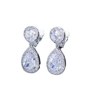 <span class=keywords><strong>Sin</strong></span> diseño de orificio de <span class=keywords><strong>oreja</strong></span> perforado, Pendientes colgantes de clip de boda de cristal de zirconia cúbica con cuentas de agua <span class=keywords><strong>sin</strong></span> espinas - Product Image 1