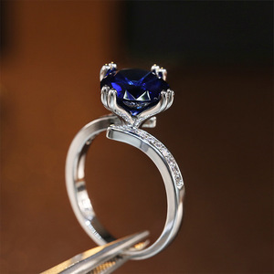 Anello Minimalista ed Elegante per Donna, Gioiello Semplice e Distintivo - Product Image 2