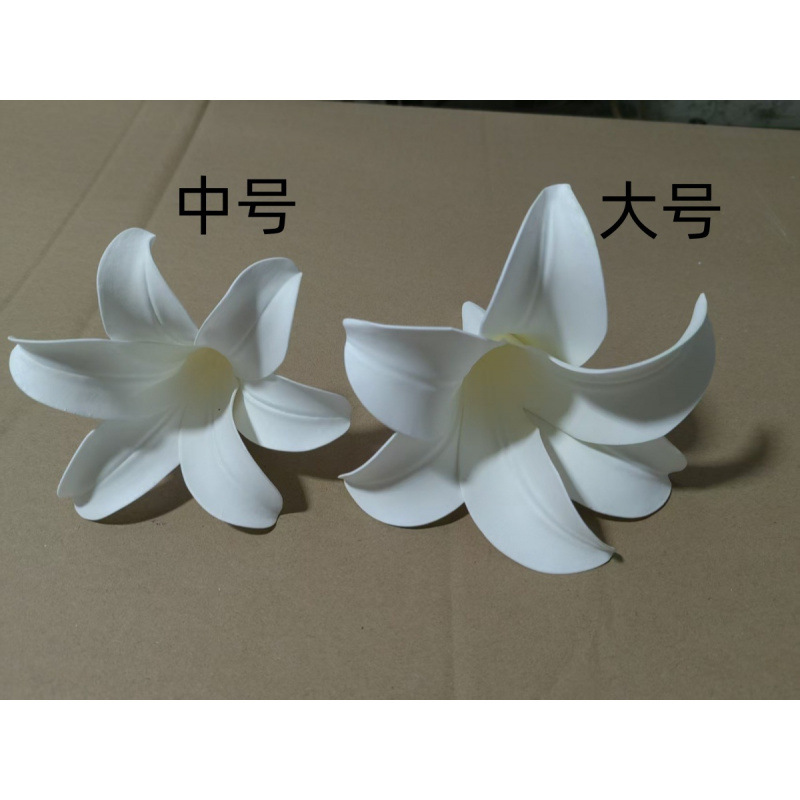 Tête de lys de plafond de taille moyenne - blanc