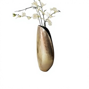 Maceta Metálica Decorativa de Mesa, Estilo Europeo, Fácil de Transportar, Acabado Dorado, Diseño Moderno - Product Image 1
