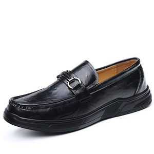 Mocassins de ville haut de gamme pour hommes avec boucle métallique brodée, confortables, à enfiler, antidérapants, pour le bureau et les mariages - Product Image 2
