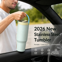 Gobelet en paille imprimé Halloween avec bec verseur en silicone souple, couvercle anti-poussière rabattable et poignée de transport – Tasse de voyage réutilisable