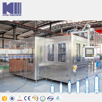 Ligne complète automatique de production de petites bouteilles d'eau minérale potable Machine de remplissage de liquide avec bande transporteuse