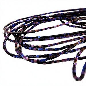 Cuentas de hematita mística morada arcoíris en forma de cubo, 2 mm, hebra de 16 pulgadas - Product Image 1