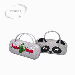<span class=keywords><strong>Fait</strong></span> sur commande de haute qualité mignon <span class=keywords><strong>panda</strong></span> broderie logo lunettes boîtes d'emballage pour étuis à lunettes - Product Image 1